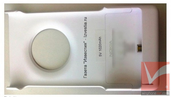 Rò rỉ vỏ case kiêm pin gắn ngoài cho Lumia EOS