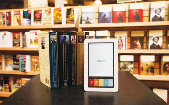 Nook đã không thể đối đầu trước đối thủ đến từ Amazon Máy đọc sách Nook thất bại - CEO Barnes & Noble từ chức
