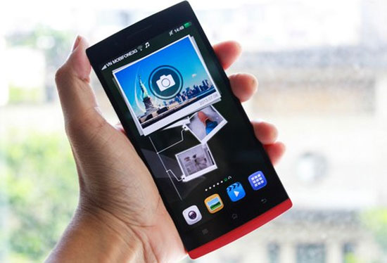 Ngoài ra, máy cũng có một số thay đổi nhỏ về giao diện trên nền Android Jelly Bean. Oppo Find 5 bản đặc biệt màu đỏ có mặt ở Việt Nam