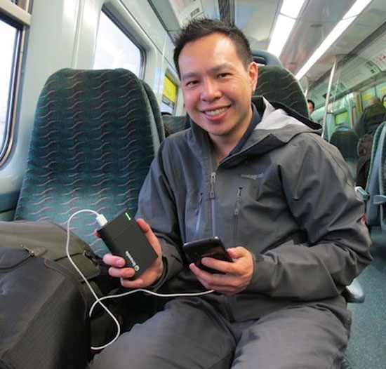 Sạc rời Limeade Blast có thể sạc iPhone 12 lần liên tục