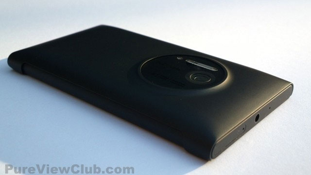 Nắp lưng sạc không dây vừa bổ sung chức năng sạc không dây, vừa giúp tránh tình trạng bám vân tay trên vỏ. Xuất hiện hình ảnh nắp lưng sạc không dây cho Lumia 1020