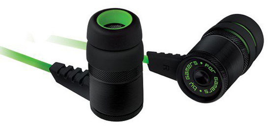 Cả Hammerhead và Hammerhead Pro đều được Razer thiết kế phần khung nhôm cứng cáp cho 2 củ tai. Bộ đôi tai nghe Razer nhỏ gọn cho game thủ di động