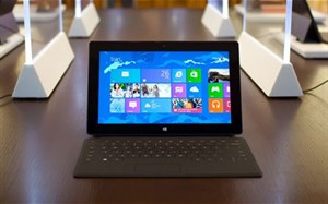 Microsoft lỗ gần 1 tỷ USD vì Surface RT "ế"