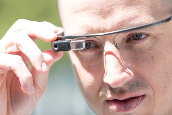Người dùng Google Glass dễ bị tấn công khi kết nối vào mạng không dây giả mạo. Google Glass dính lỗi bảo mật kết nối Wi-Fi