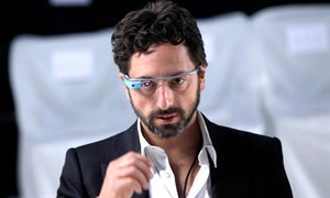 Kính thông minh Google Glass sắp được sản xuất đại trà