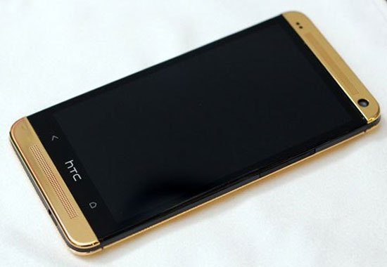 HTC One mạ vàng 24k đầu tiên ở Việt Nam