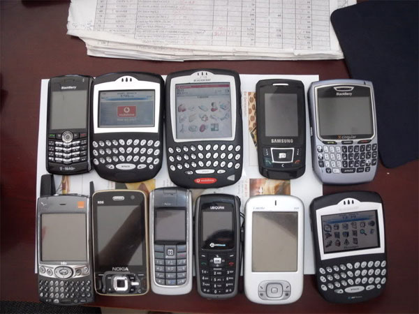 Những việc có thể làm với một chiếc điện thoại bỏ đi