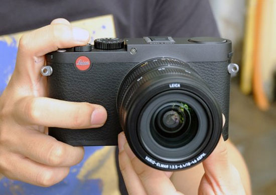 X Vario sở hữu ống kính zoom thay vì fix như X2. Máy ảnh Leica X Vario giá gần 70 triệu đồng tại Việt Nam