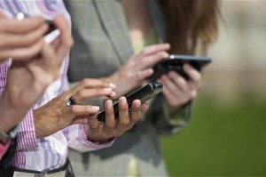 Ngã rẽ mới trong cuộc chiến smartphone tầm trung