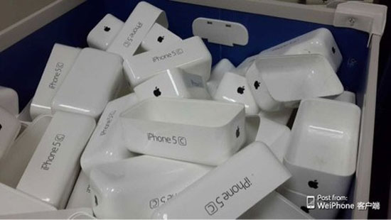 Hàng loạt vỏ hộp được cho là của iPhone giá rẻ. iPhone giá rẻ có thể mang tên iPhone 5C, ra mắt vào 18/9