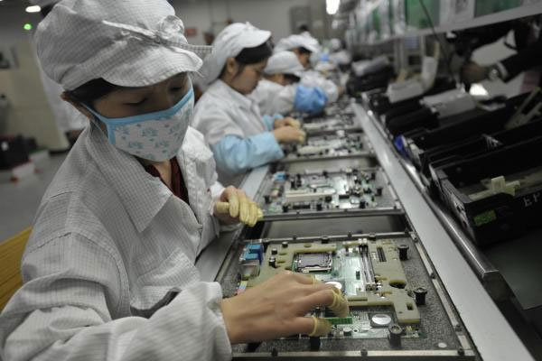 Công nhân Tuyển 90.000 công nhân trước thềm ra iPhone 5S