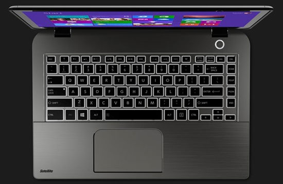 Model 14 inch không có dãy phím số. Ultrabook Toshiba hỗ trợ cảm ứng, điều khiển bằng giọng nói