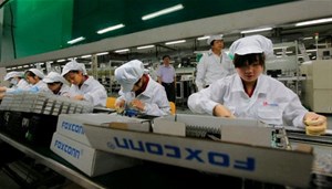 Foxconn chuẩn bị lắp ráp iPhone bằng robot