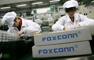 Foxconn sử dụng 10.000 robot để lắp ghép iPhone