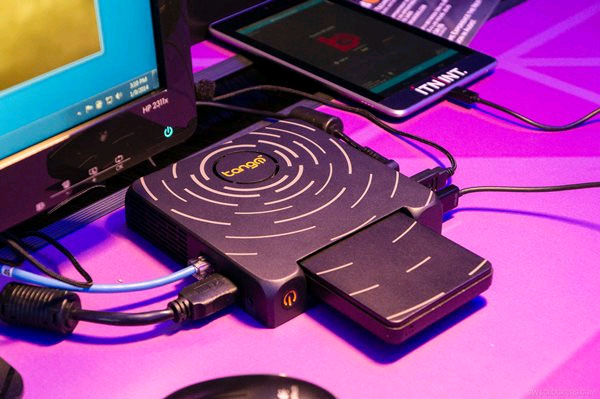 Máy tính chạy Windows nhỏ như smartphone