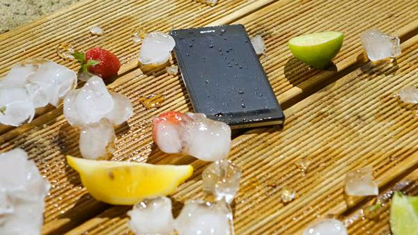 Xperia Z2 Xperia Z2 vẫn sống sót sau 12 giờ trong tủ lạnh
