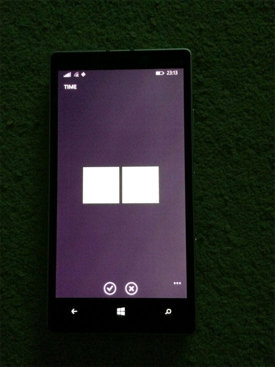 Màn hình bị màu tím thay vì đen Hiện tượng màn hình ngả tím trên Lumia 930 và cách khắc phục