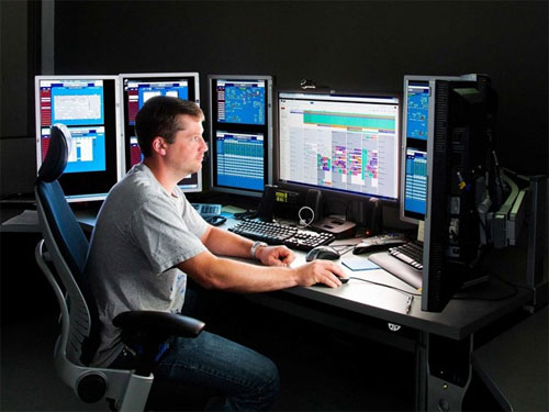Trạm điều khiển giám sát các trung tâm dữ liệu