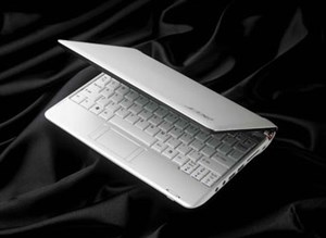 Acer Aspire One màu trắng có giá 8,6 triệu đồng tại VN 