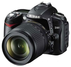 Nikon ra mắt D90