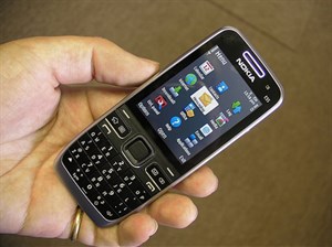 Nokia E55 và 'anh em' E-series