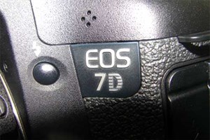 Canon EOS 7D lộ diện 