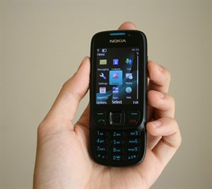 Ngắm Nokia 6700 và 6303 