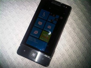 Lộ diện điện thoại Windows Phone 7 đầu tiên của Asus