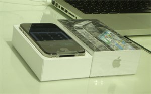 iPhone 4 bản quốc tế giảm giá cả chục triệu đồng