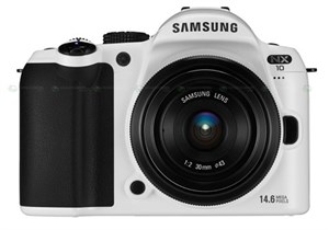 Samsung NX-10 màu trắng tuyết