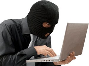 Hacker gửi email "vay" tiền người thân nạn nhân