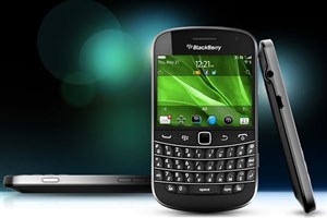 Mức giá bán chính thức của Blackberry Bold 9900