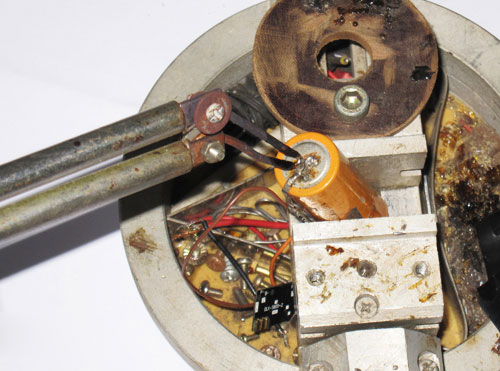 Làm gì khi pin điện thoại bị hỏng?