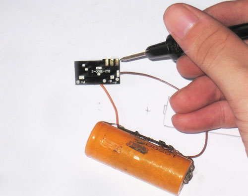 Làm gì khi pin điện thoại bị hỏng?