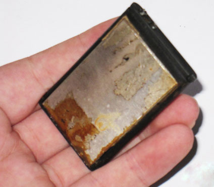 Làm gì khi pin điện thoại bị hỏng?