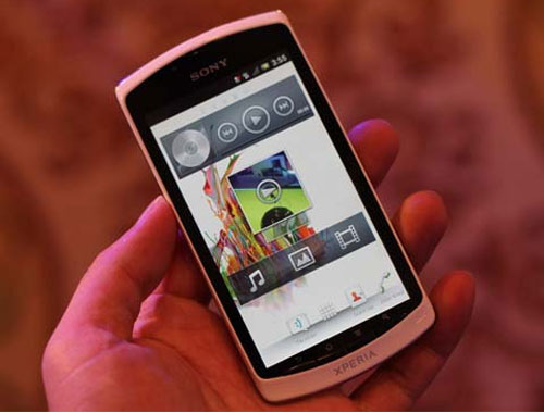 Xperia Neo L chính hãng giá 6,5 triệu