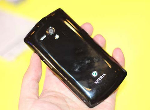 Xperia Neo L chính hãng giá 6,5 triệu