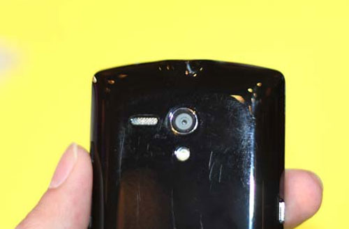 Xperia Neo L chính hãng giá 6,5 triệu