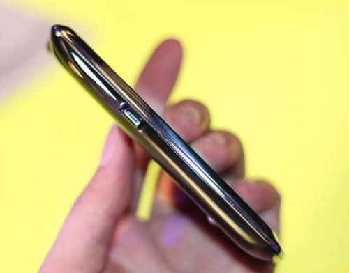 Xperia Neo L chính hãng giá 6,5 triệu