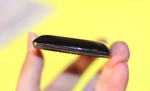 Xperia Neo L chính hãng giá 6,5 triệu