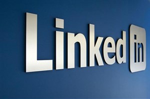 Trái ngược Facebook, cổ phiếu của LinkedIn tăng vọt