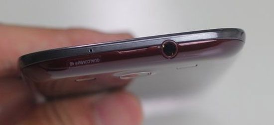 'Mở hộp' Galaxy S III màu đỏ đầu tiên ở Việt Nam