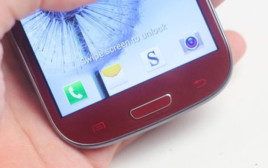 'Mở hộp' Galaxy S III màu đỏ đầu tiên ở Việt Nam