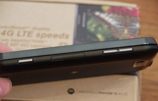 Ảnh thực tế Motorola Photon Q vừa được phát hành