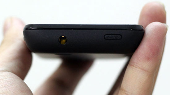 'Đập hộp' Sony Xperia Tipo tại VN