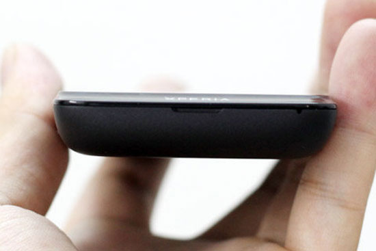 'Đập hộp' Sony Xperia Tipo tại VN