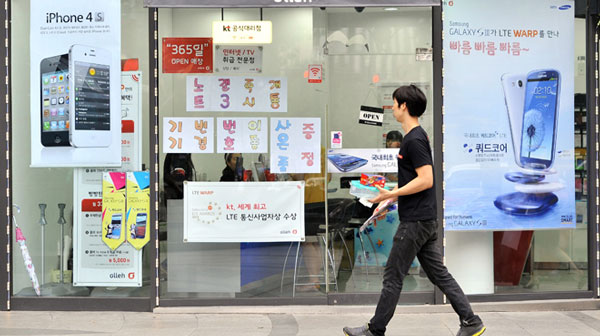 Apple và Samsung đều vi phạm bản quyền