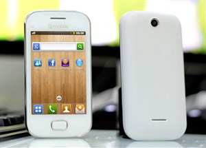 Q-mobile P6 dùng màn hình 3,5 inch cảm ứng điện dung