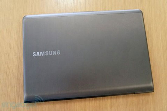 Ultrabook màn hình cảm ứng Samsung giá từ 16,7 triệu đồng