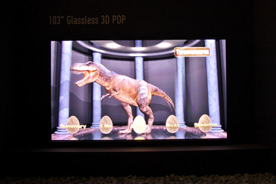 Panasonic trình diễn 3D đa góc nhìn trên màn hình 103 inch